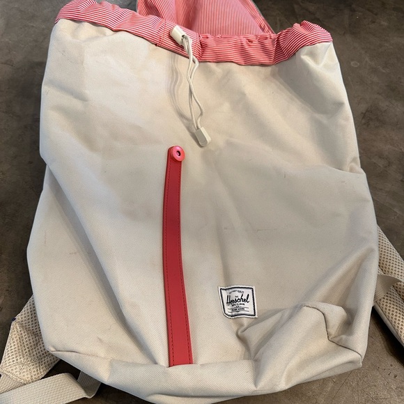 Herschel Backpack - Picture 2 of 4